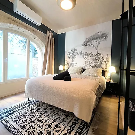 Le Leon - Hypercentre Апартаменты